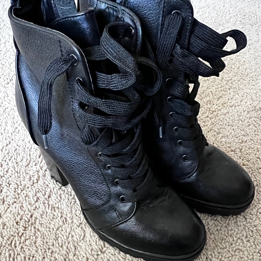 Steve Madden Women's Black Lace-Up Boots 8